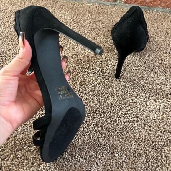 Kayleen Black Stiletto Heels - Picture 5 of 6